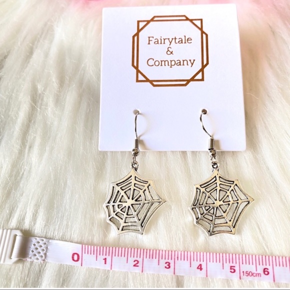 Halloween Spider Web Earrings NWT - Picture 3 of 6